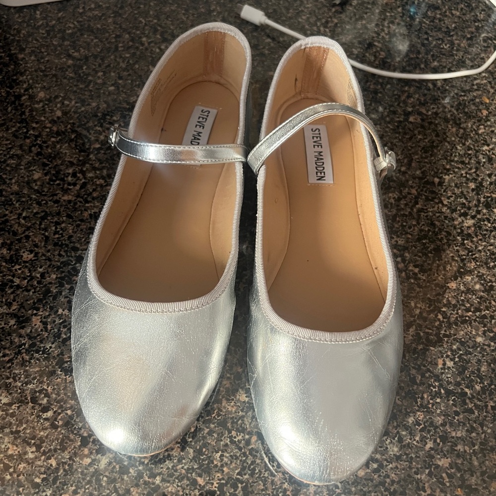 Steve Madden Silver Ballet Flats